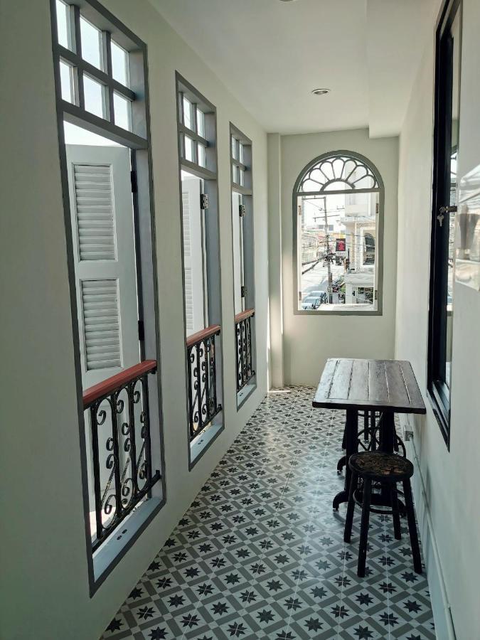 Capzule Bed Phuket Hostel Kültér fotó