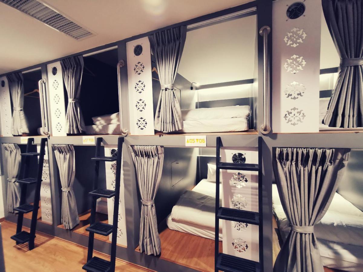 Capzule Bed Phuket Hostel Kültér fotó